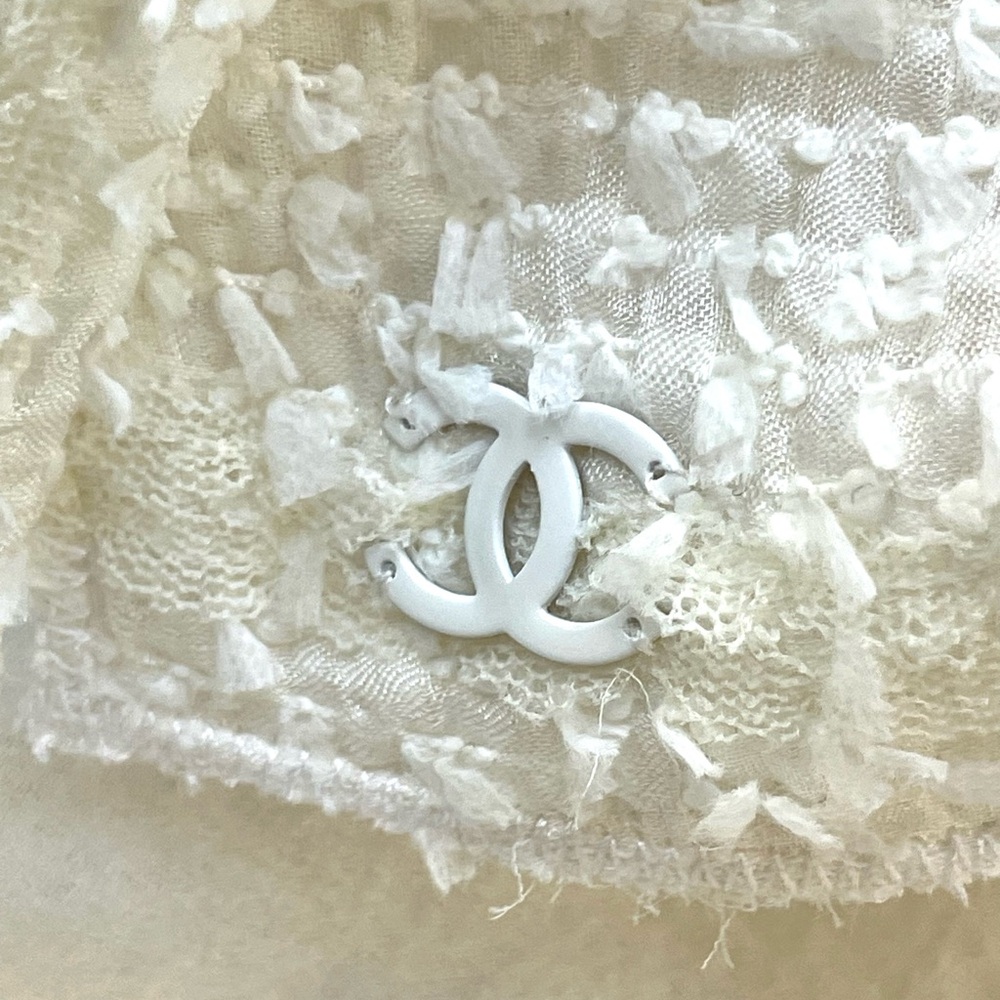 >SOLD< CHANEL Lightweight blousy blazer, gathered waist, camellia buttons, CC, - Picture 16 of 16